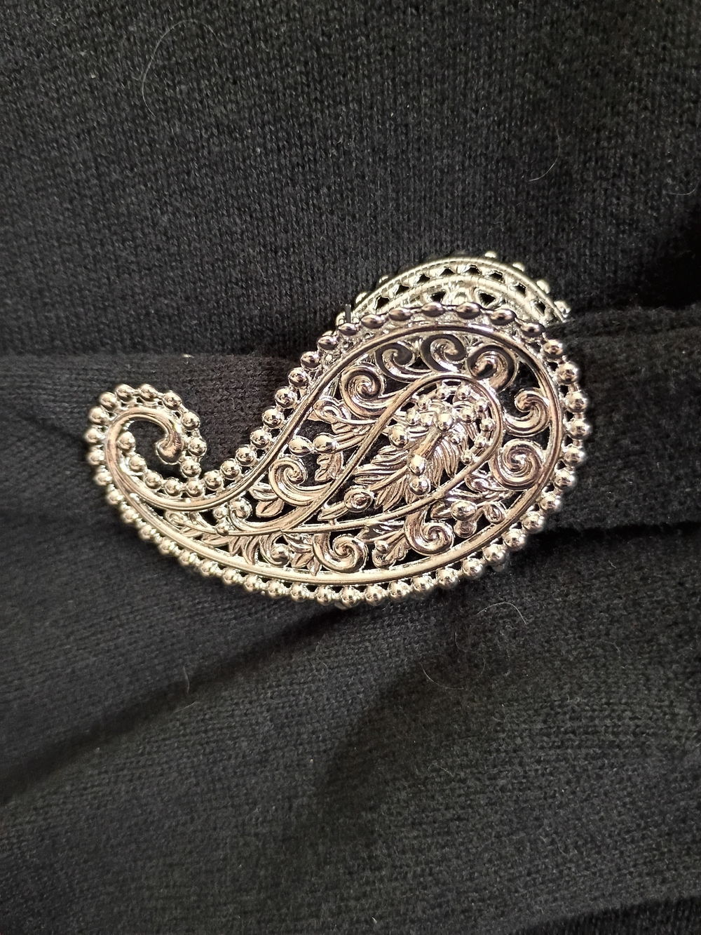 *NWOT* Silver Paisley Filigree Hair Clip